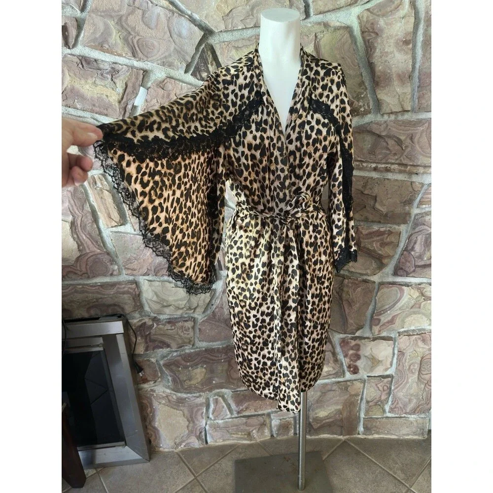 NWT Victoria's Secret Cheetah Lace Kimono Bath Lounge Robe XS/S msrp $79